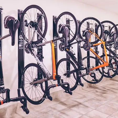 Americas Apartment *