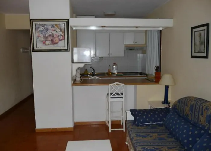 Americas Apartment *